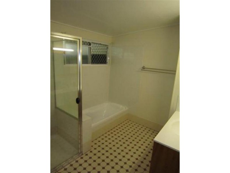 2 Rothwell Street, Mount Gravatt East QLD 4122