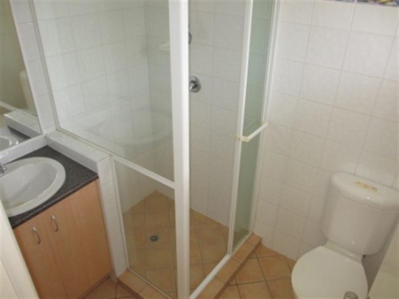 6/8 Gordon Street, Greenslopes QLD 4120