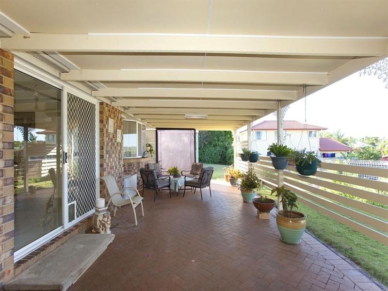 8 Mindona Street, Wishart QLD 4122