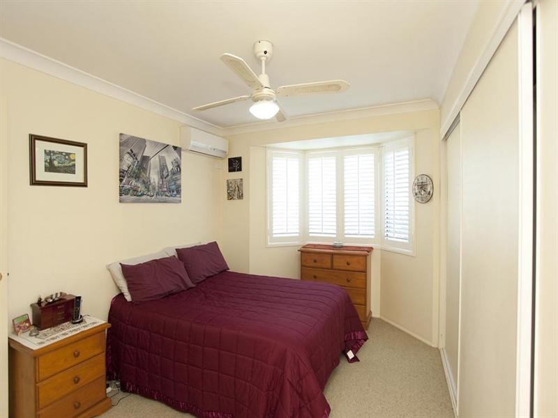 8 Mindona Street, Wishart QLD 4122