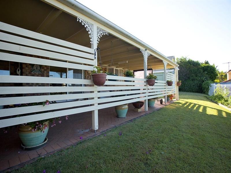 8 Mindona Street, Wishart QLD 4122