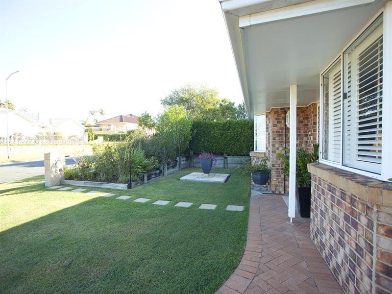 8 Mindona Street, Wishart QLD 4122