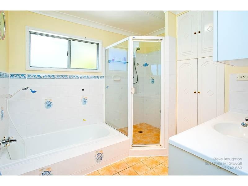 4 Amsterdam Street, Wishart QLD 4122