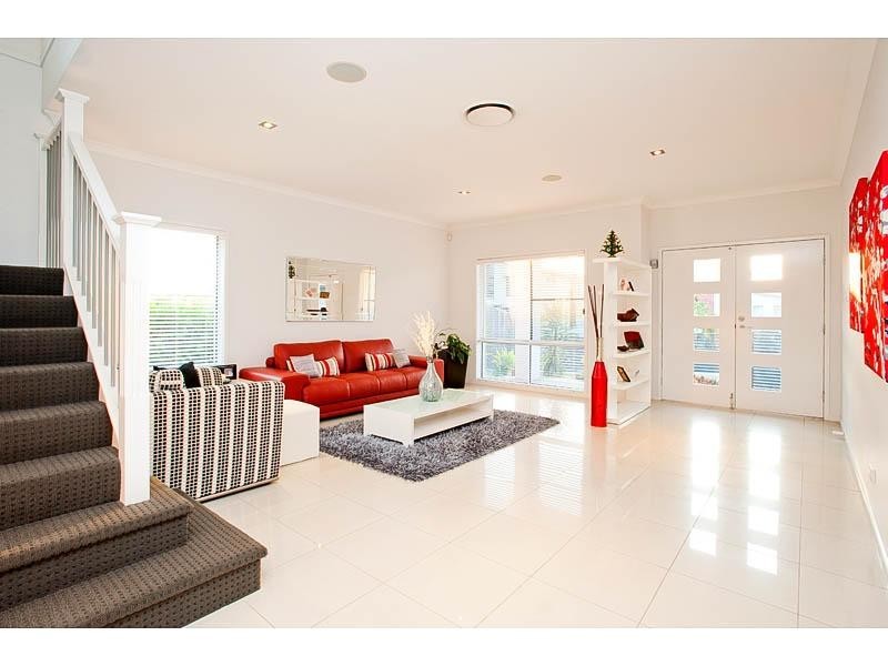 6 Azzure Street, Eight Mile Plains QLD 4113