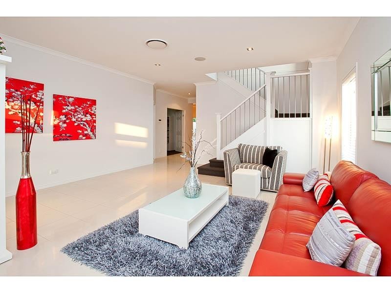 6 Azzure Street, Eight Mile Plains QLD 4113