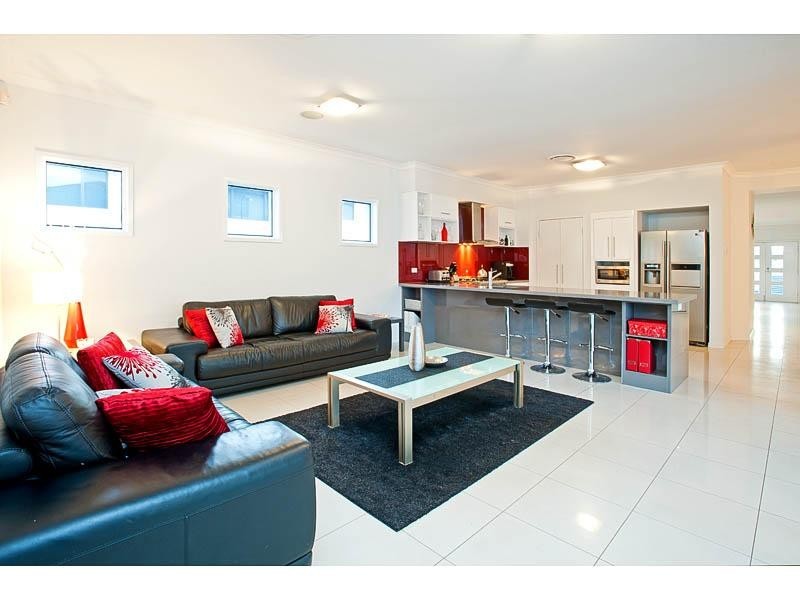 6 Azzure Street, Eight Mile Plains QLD 4113