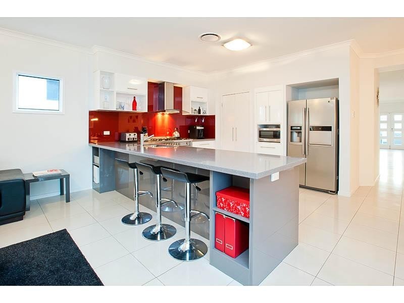 6 Azzure Street, Eight Mile Plains QLD 4113