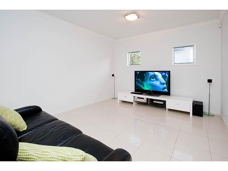 6 Azzure Street, Eight Mile Plains QLD 4113