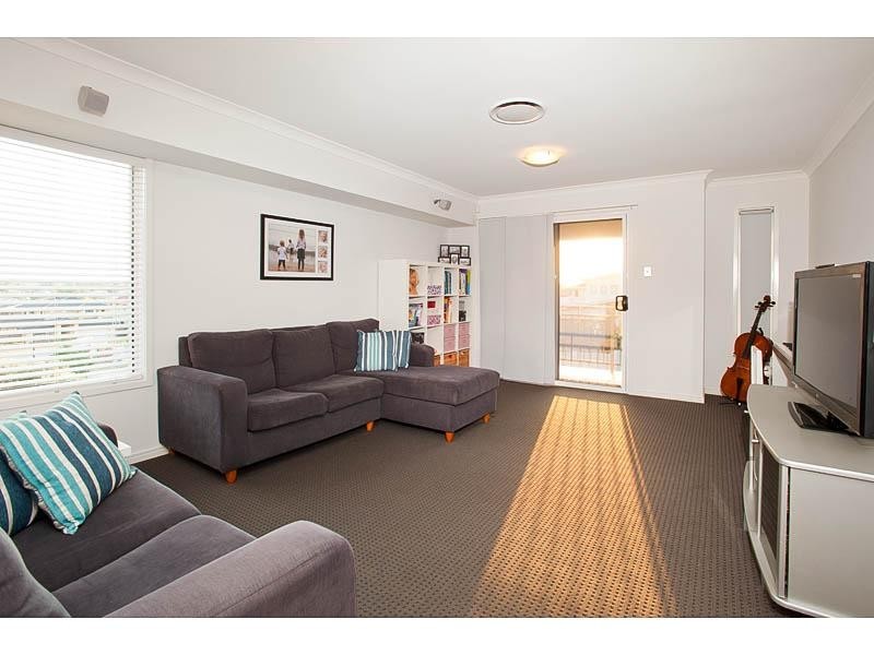 6 Azzure Street, Eight Mile Plains QLD 4113