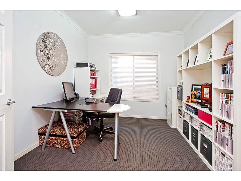 6 Azzure Street, Eight Mile Plains QLD 4113