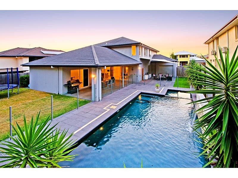 6 Azzure Street, Eight Mile Plains QLD 4113