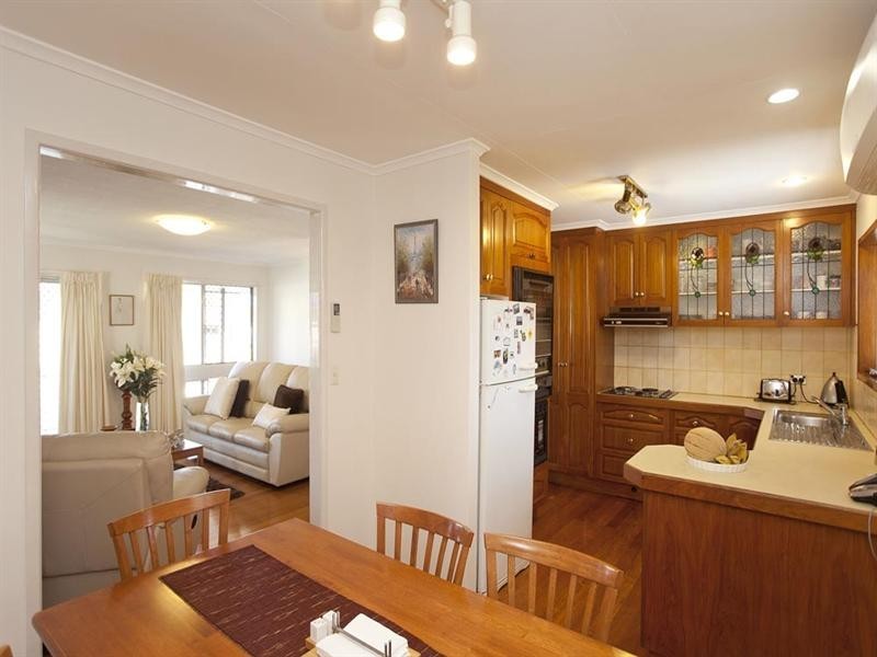 22 Nevern Street, Macgregor QLD 4109