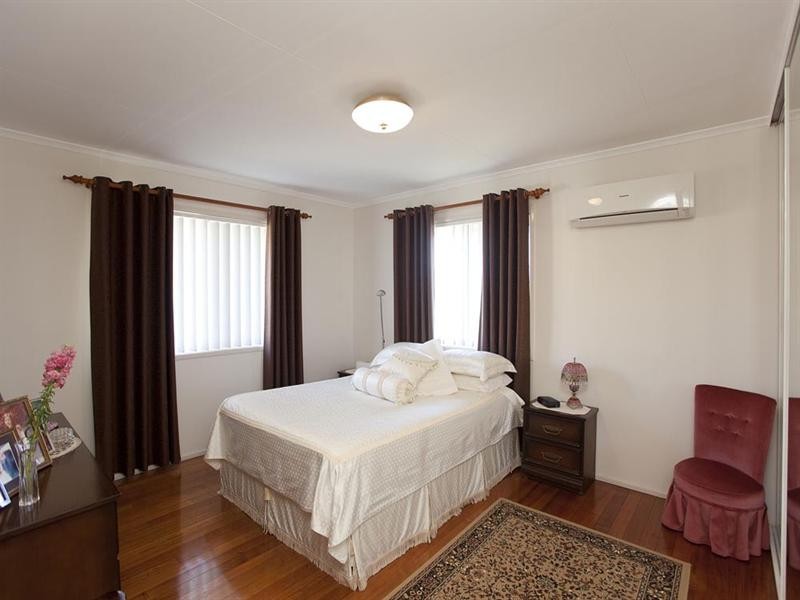 22 Nevern Street, Macgregor QLD 4109