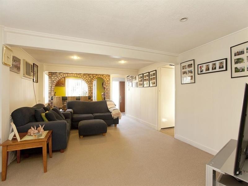 22 Nevern Street, Macgregor QLD 4109