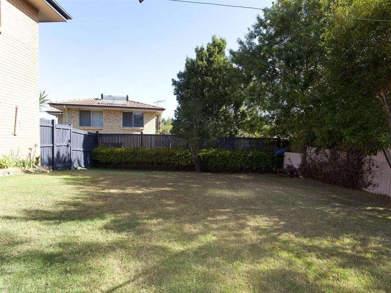 22 Nevern Street, Macgregor QLD 4109