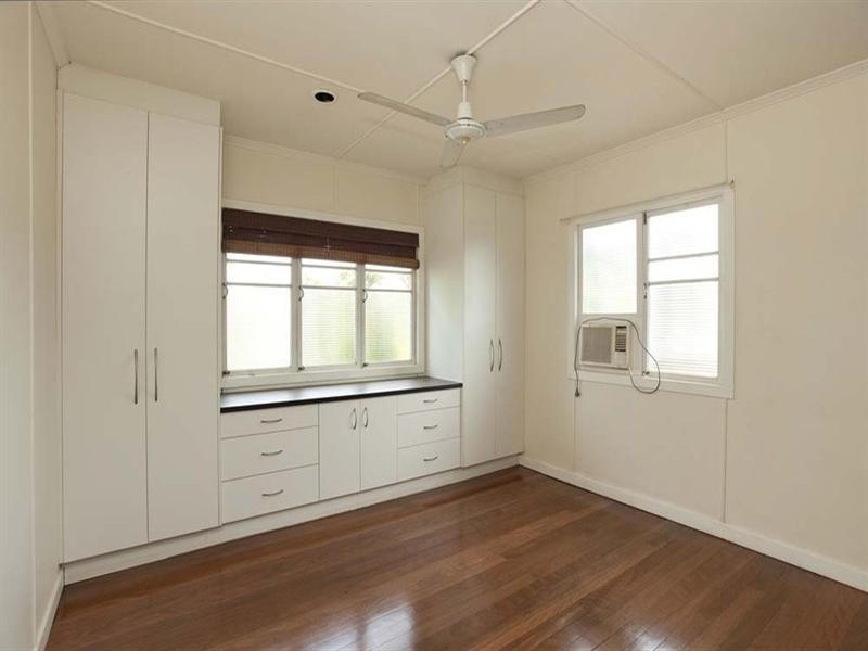 174 Broadwater Road, Mount Gravatt East QLD 4122