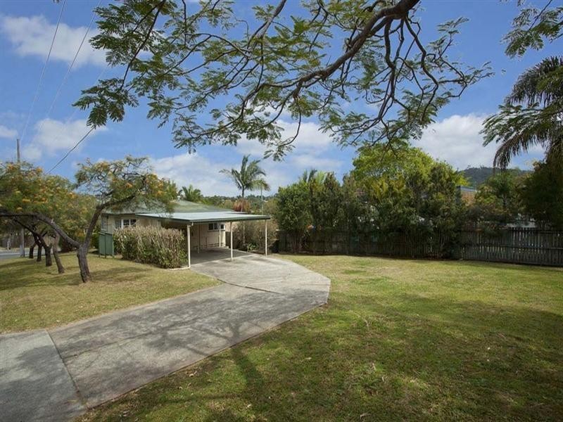 174 Broadwater Road, Mount Gravatt East QLD 4122