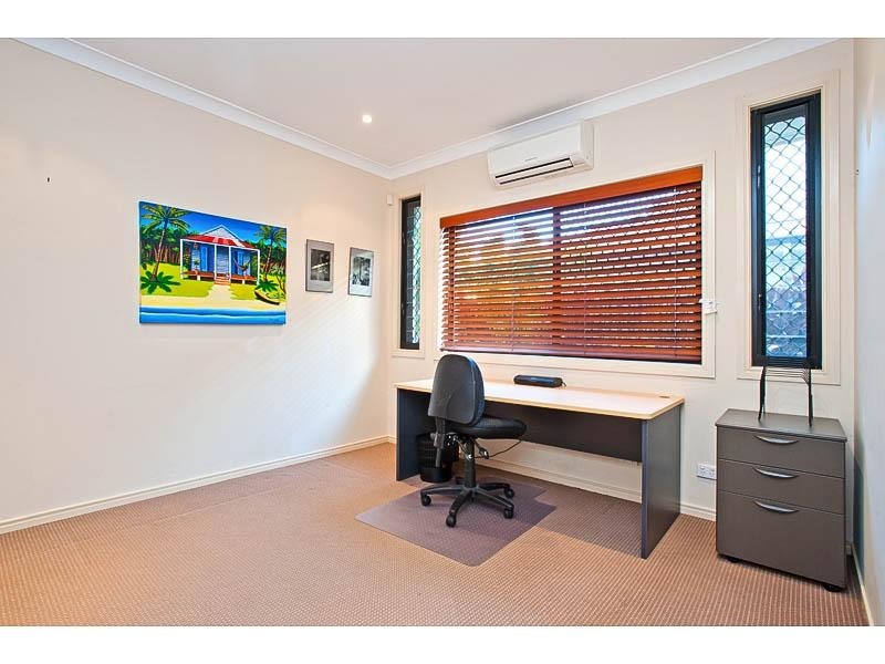 32 Dandelion Street, Eight Mile Plains QLD 4113