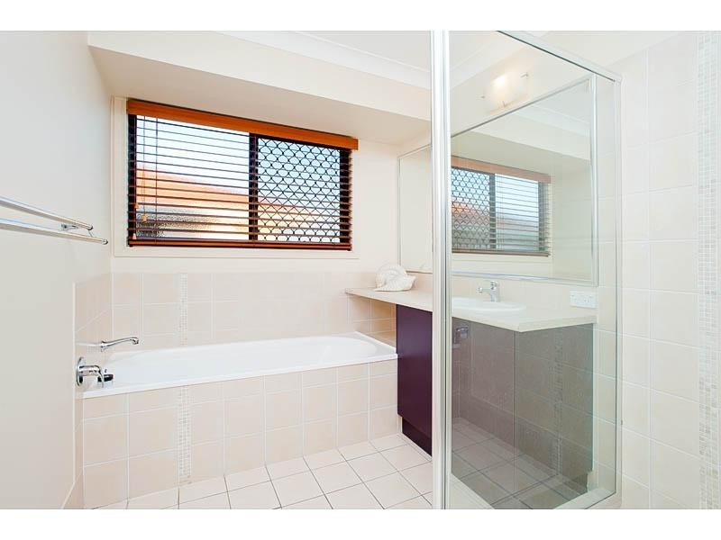 32 Dandelion Street, Eight Mile Plains QLD 4113