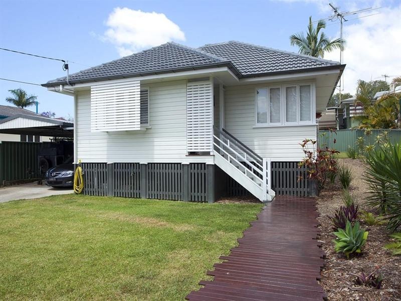 64 Wemvern Street, Upper Mount Gravatt QLD 4122