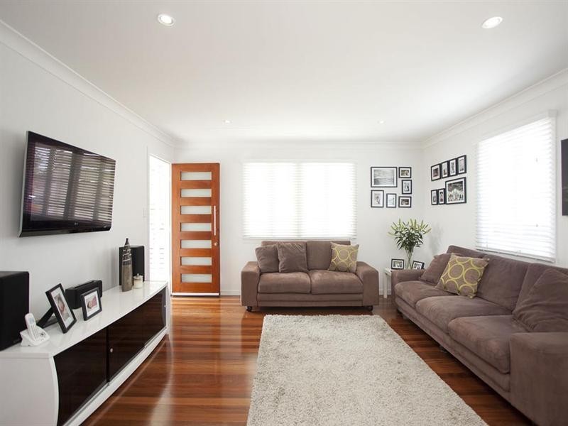 64 Wemvern Street, Upper Mount Gravatt QLD 4122