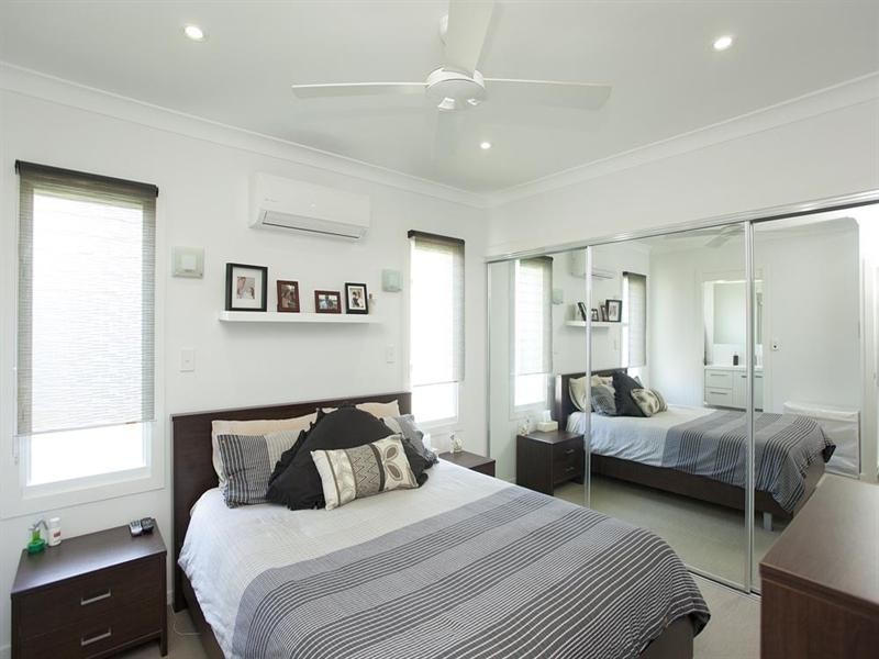 64 Wemvern Street, Upper Mount Gravatt QLD 4122