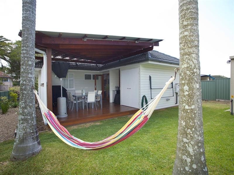 64 Wemvern Street, Upper Mount Gravatt QLD 4122