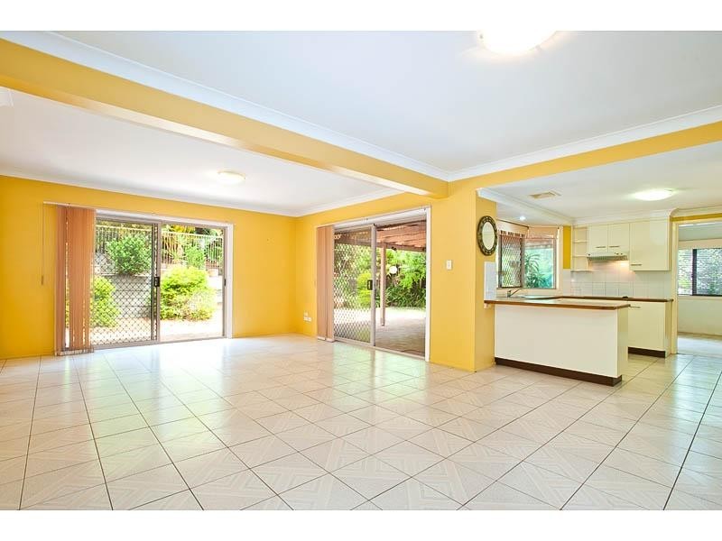 4 Wisteria Crescent, Mount Gravatt East QLD 4122