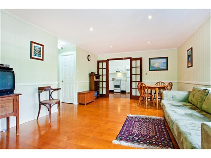 7 Gower Street, Holland Park West QLD 4121