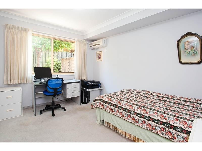 9 Westminster Way, Wishart QLD 4122