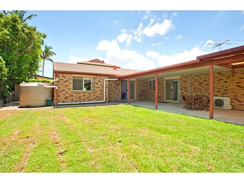 9 Westminster Way, Wishart QLD 4122