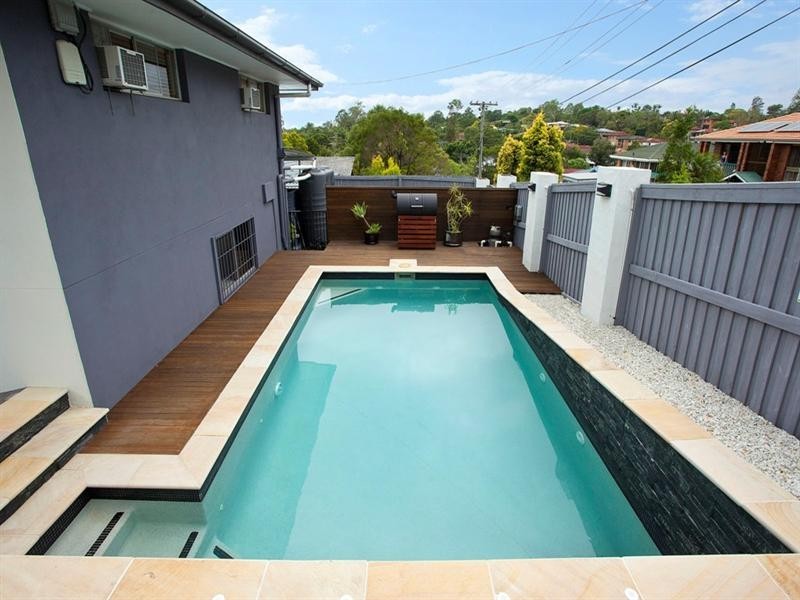 8 Peterglen Street, Wishart QLD 4122