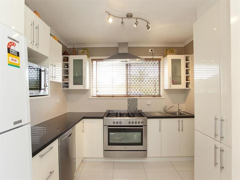 8 Peterglen Street, Wishart QLD 4122