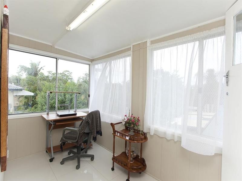 8 Peterglen Street, Wishart QLD 4122