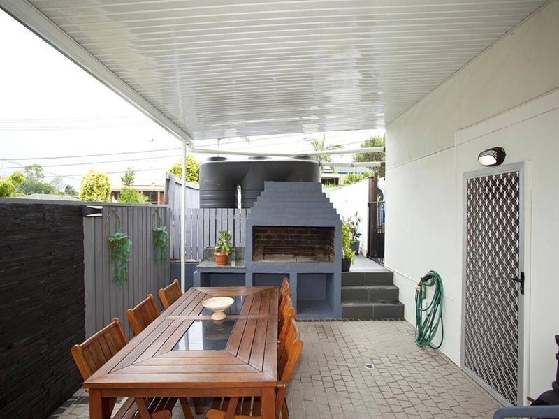 8 Peterglen Street, Wishart QLD 4122