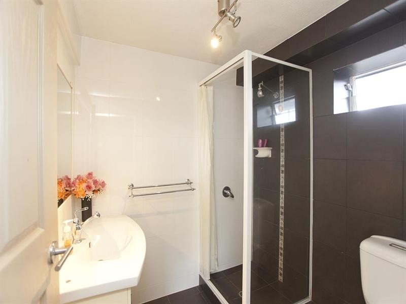 8 Peterglen Street, Wishart QLD 4122