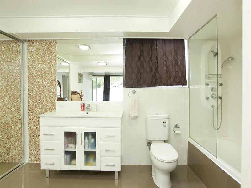 8 Peterglen Street, Wishart QLD 4122