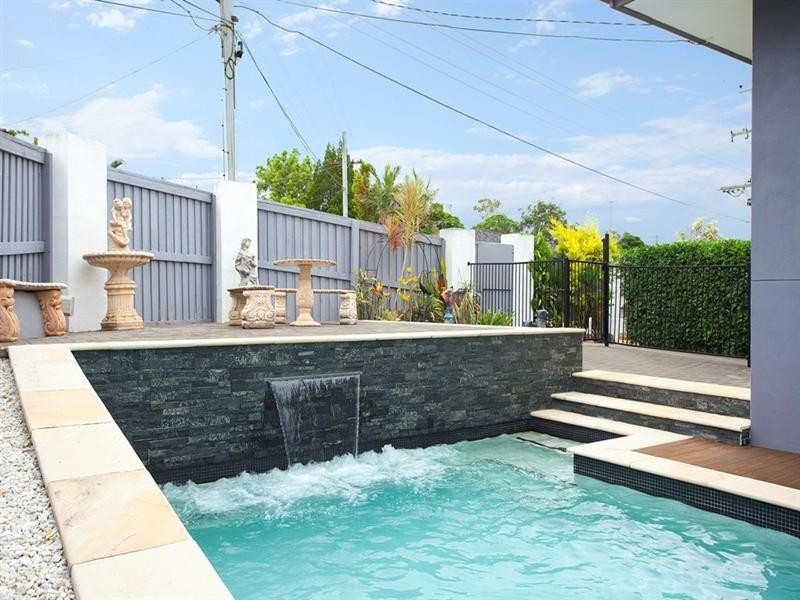 8 Peterglen Street, Wishart QLD 4122