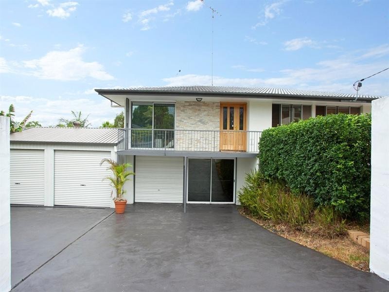 8 Peterglen Street, Wishart QLD 4122