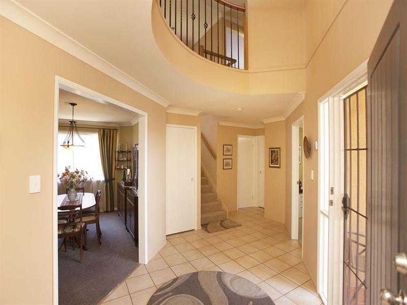 3 Alpena Close, Carindale QLD 4152