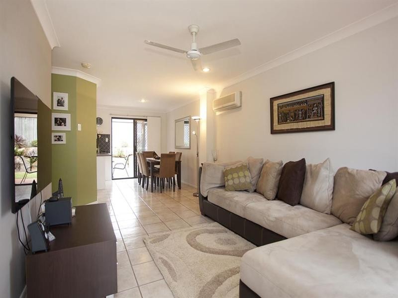 5/7 Nev Close, Wishart QLD 4122