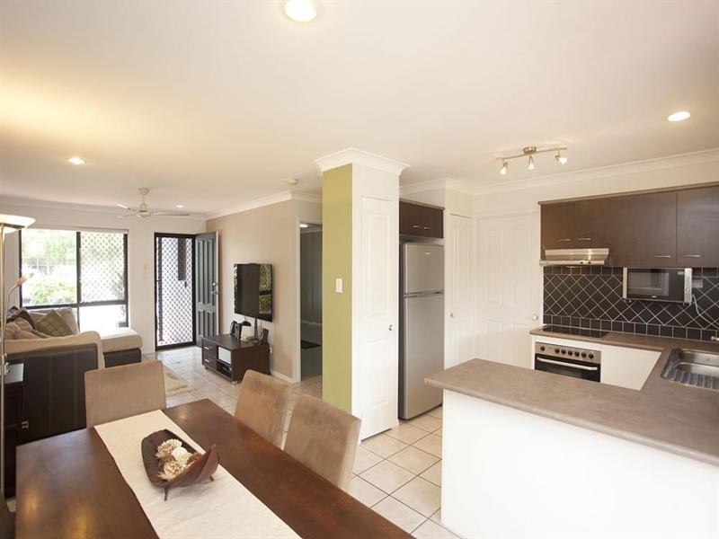 5/7 Nev Close, Wishart QLD 4122