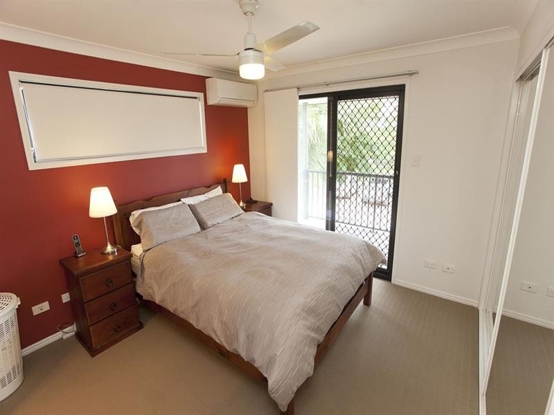 5/7 Nev Close, Wishart QLD 4122