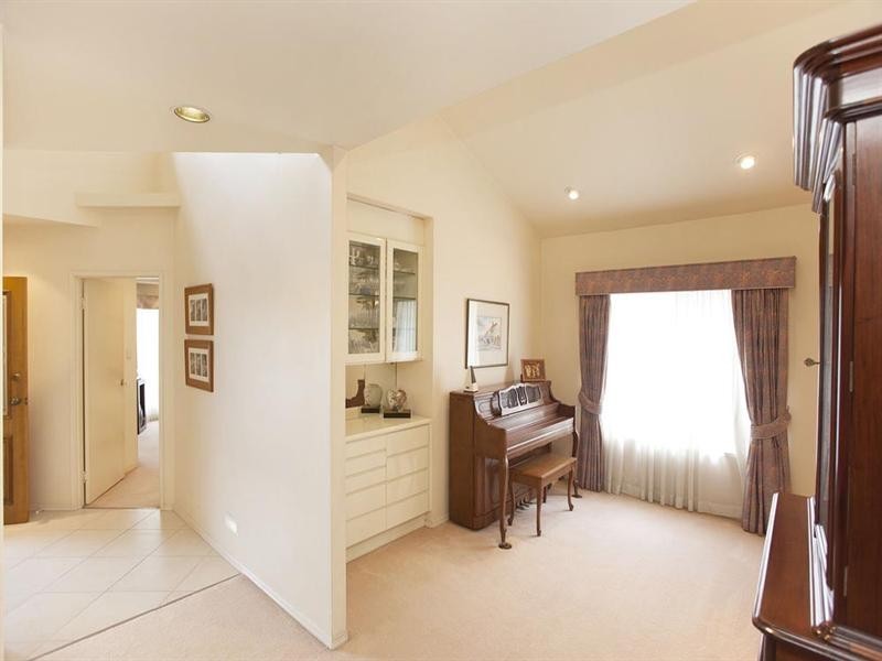 23 Baynes Street, Carindale QLD 4152