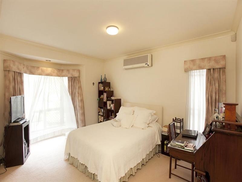 23 Baynes Street, Carindale QLD 4152