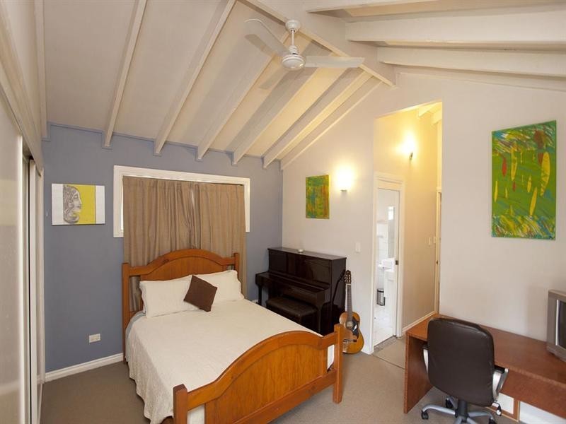 21 Winthrop Street, Wishart QLD 4122