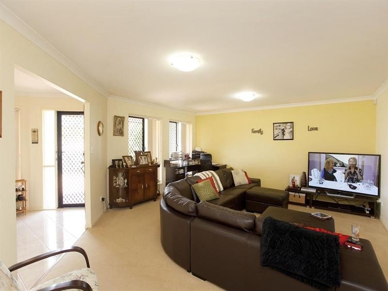 7 Meadowbank Court, Calamvale QLD 4116