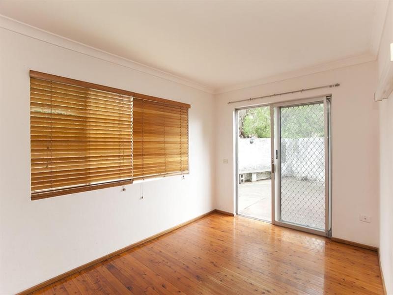 1 Starcross Street, Macgregor QLD 4109