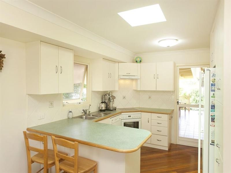 51 Valentia Street, Mansfield QLD 4122