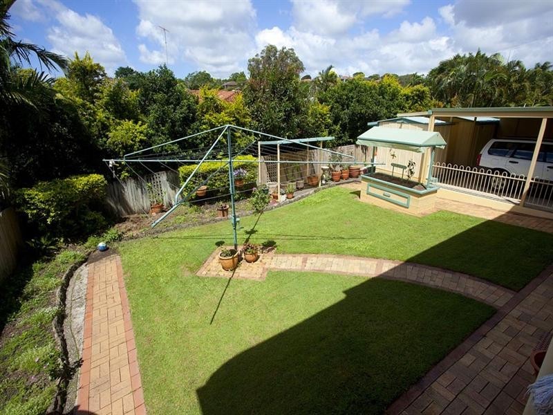 51 Valentia Street, Mansfield QLD 4122